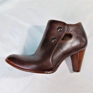 Born Crown Tapered Heel Brown Leather Ankle Boots Size 8.5